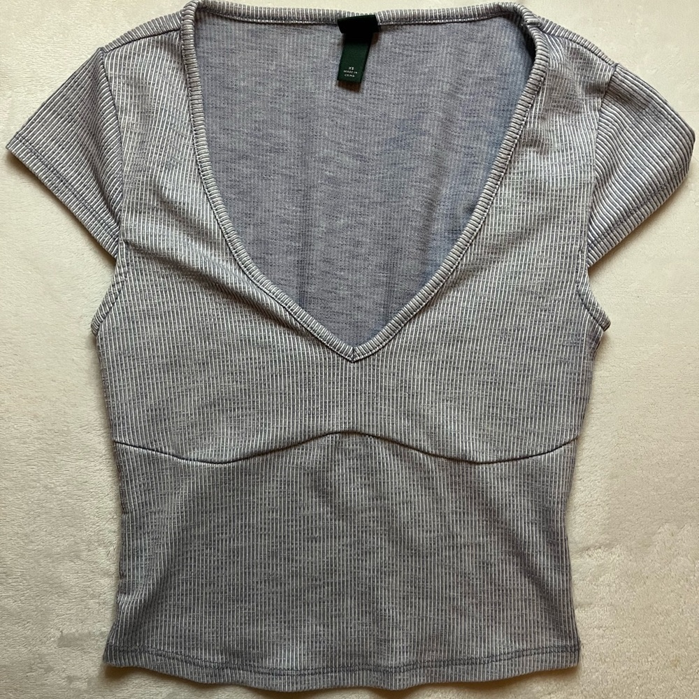 Blue/gray xs going out crop top